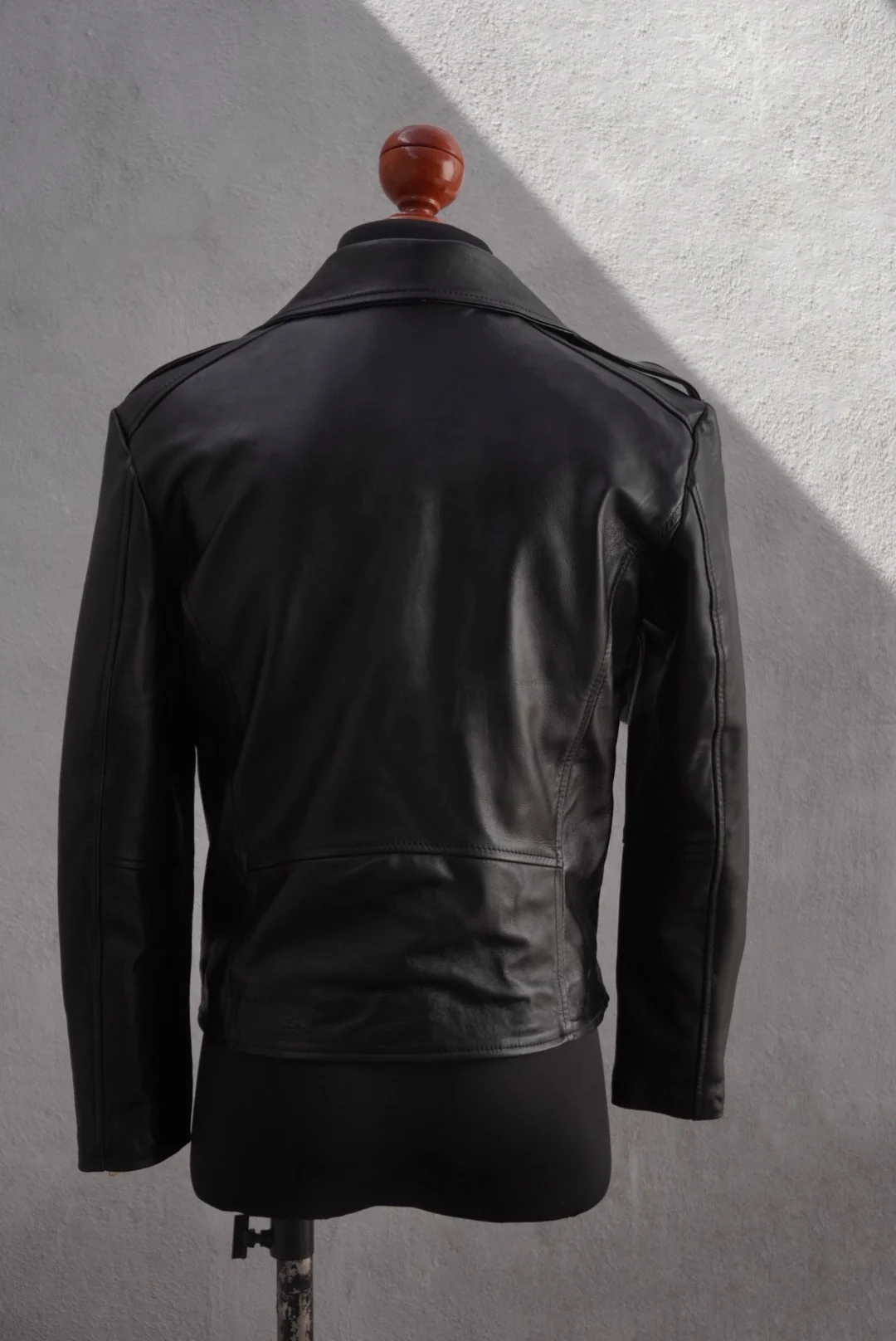 Biker no.1 black & gold - Image 5