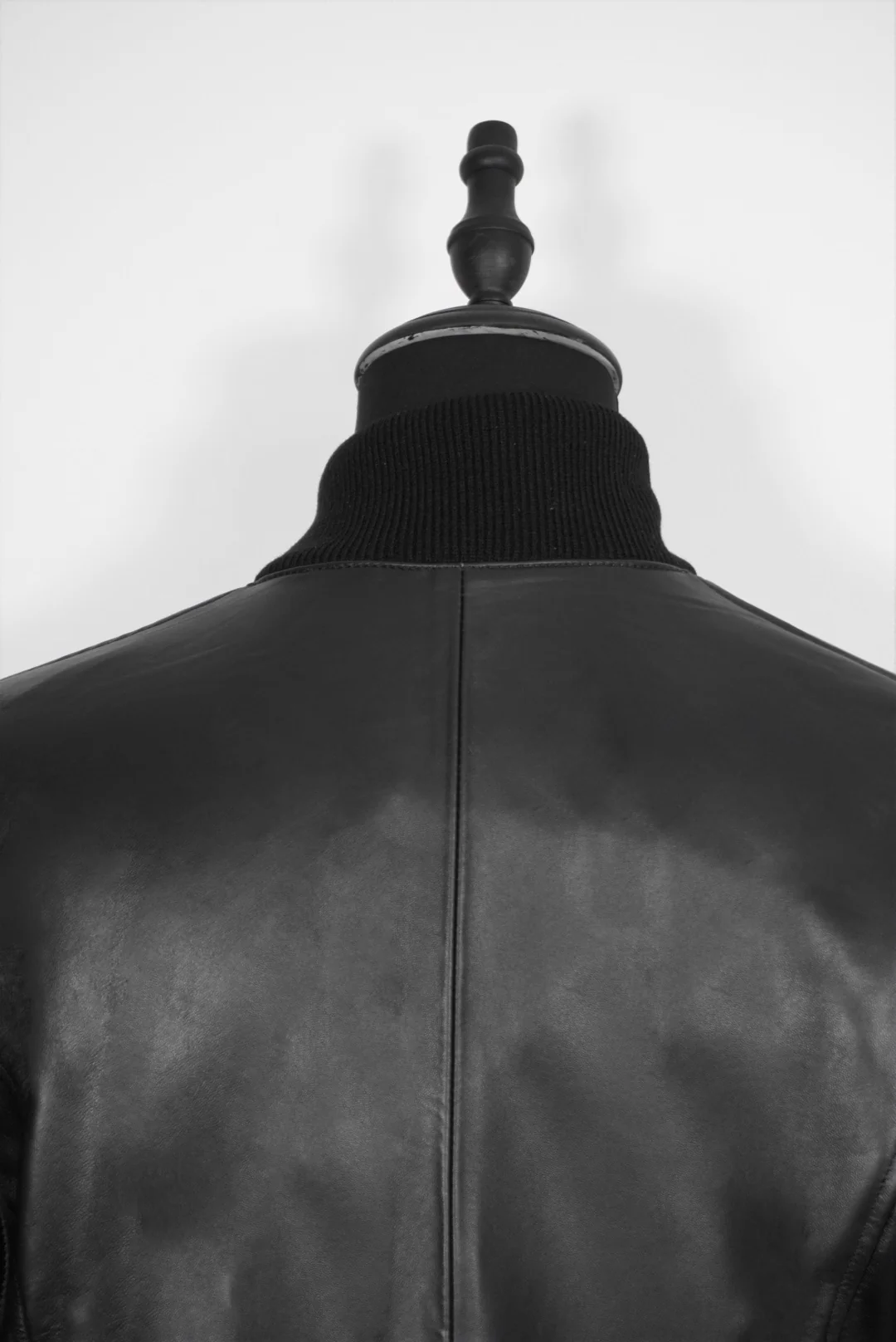Bomber negro gamuza y napa - Image 5