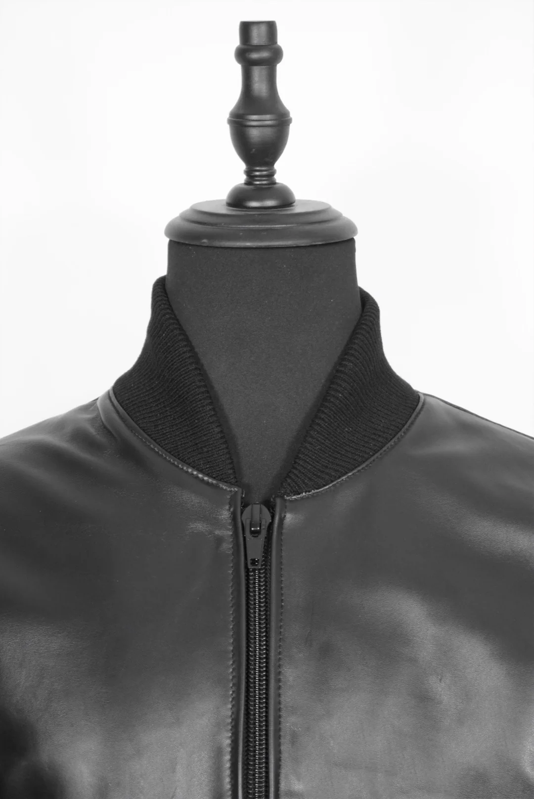 Bomber negro gamuza y napa - Image 8
