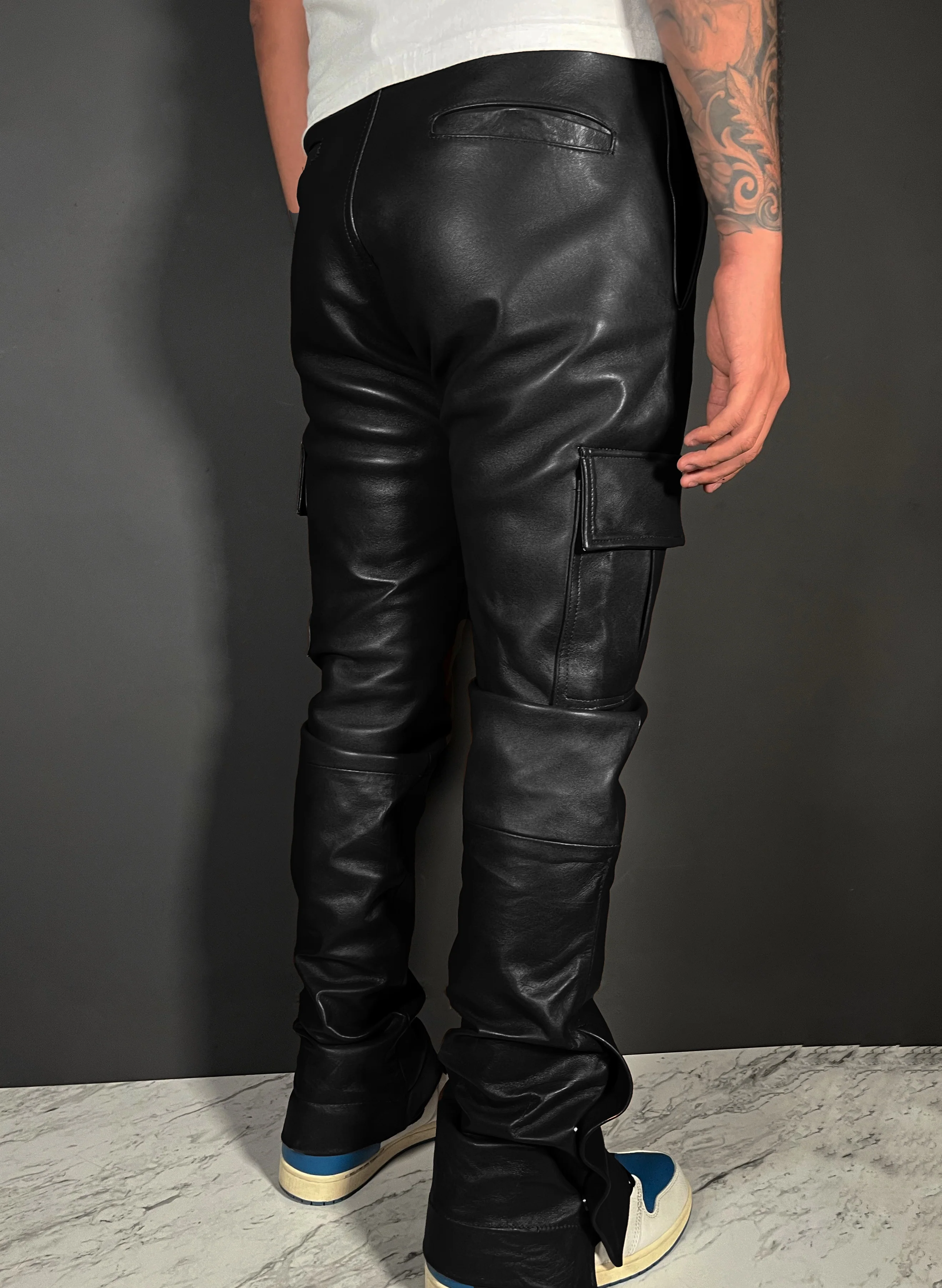 Cargo darkest black leahter pants - Image 10