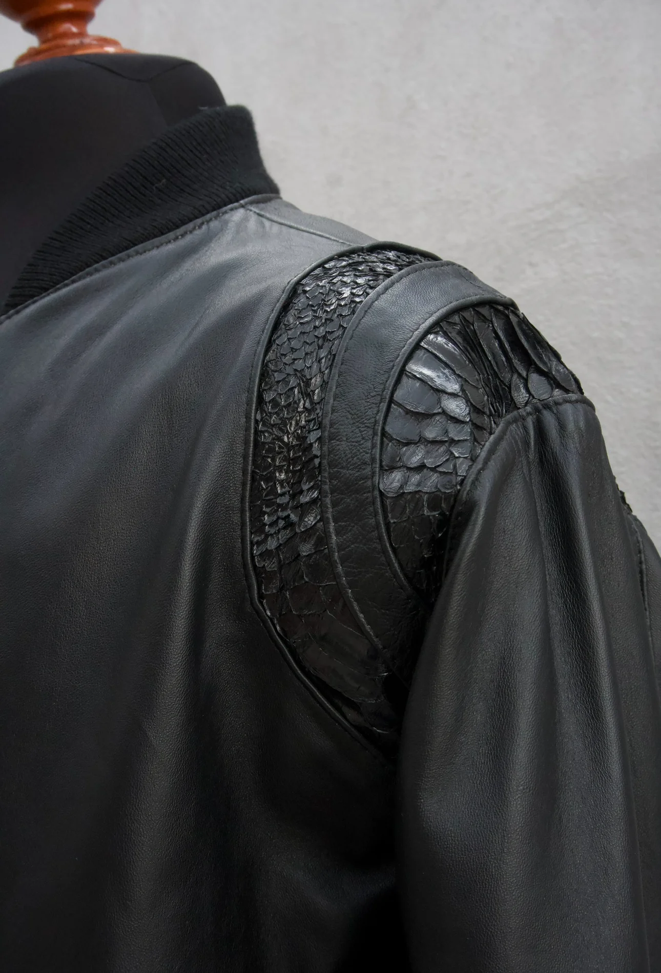 Donat snake black - Image 5
