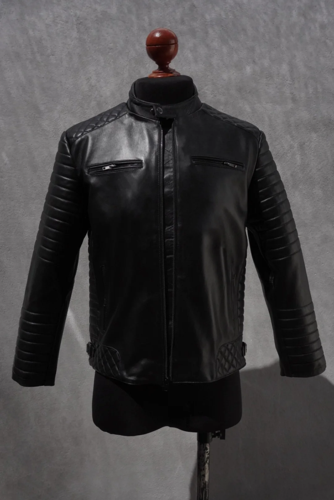 Hugo darkest black