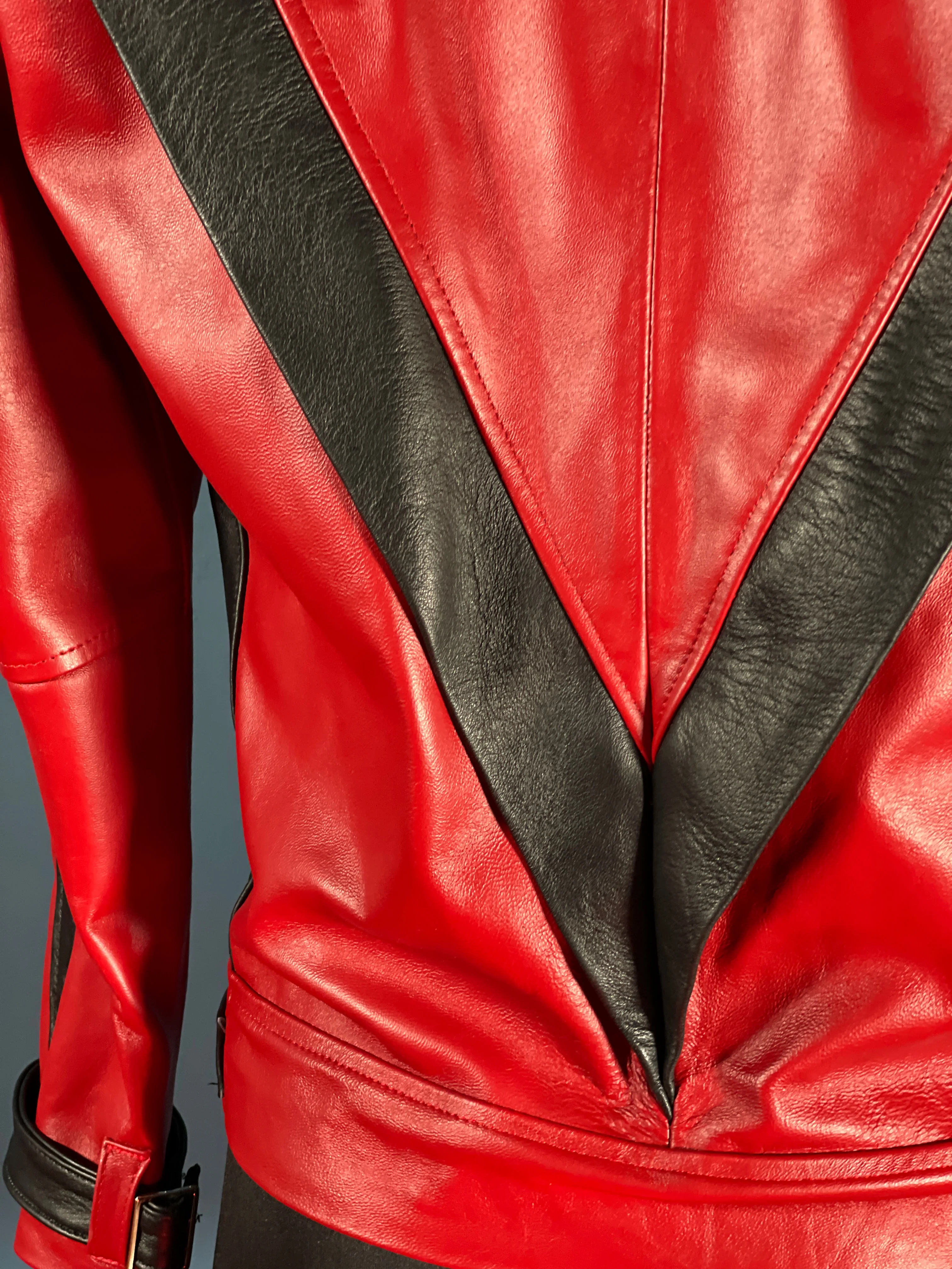 THRILLER - Image 7